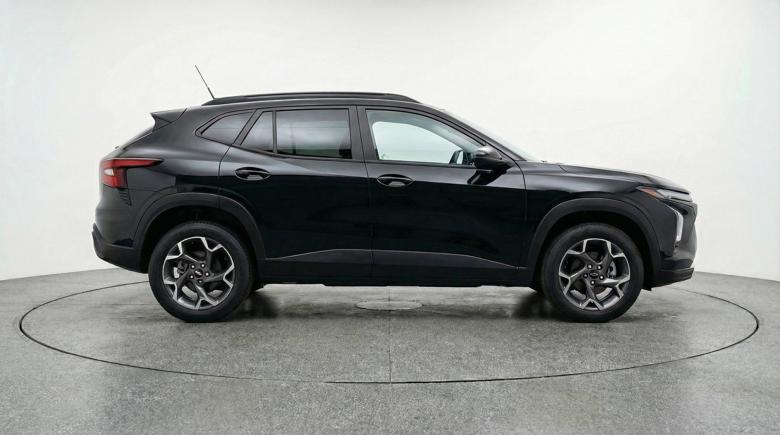 Thumbnail: 2025 Chevrolet Trax - 8