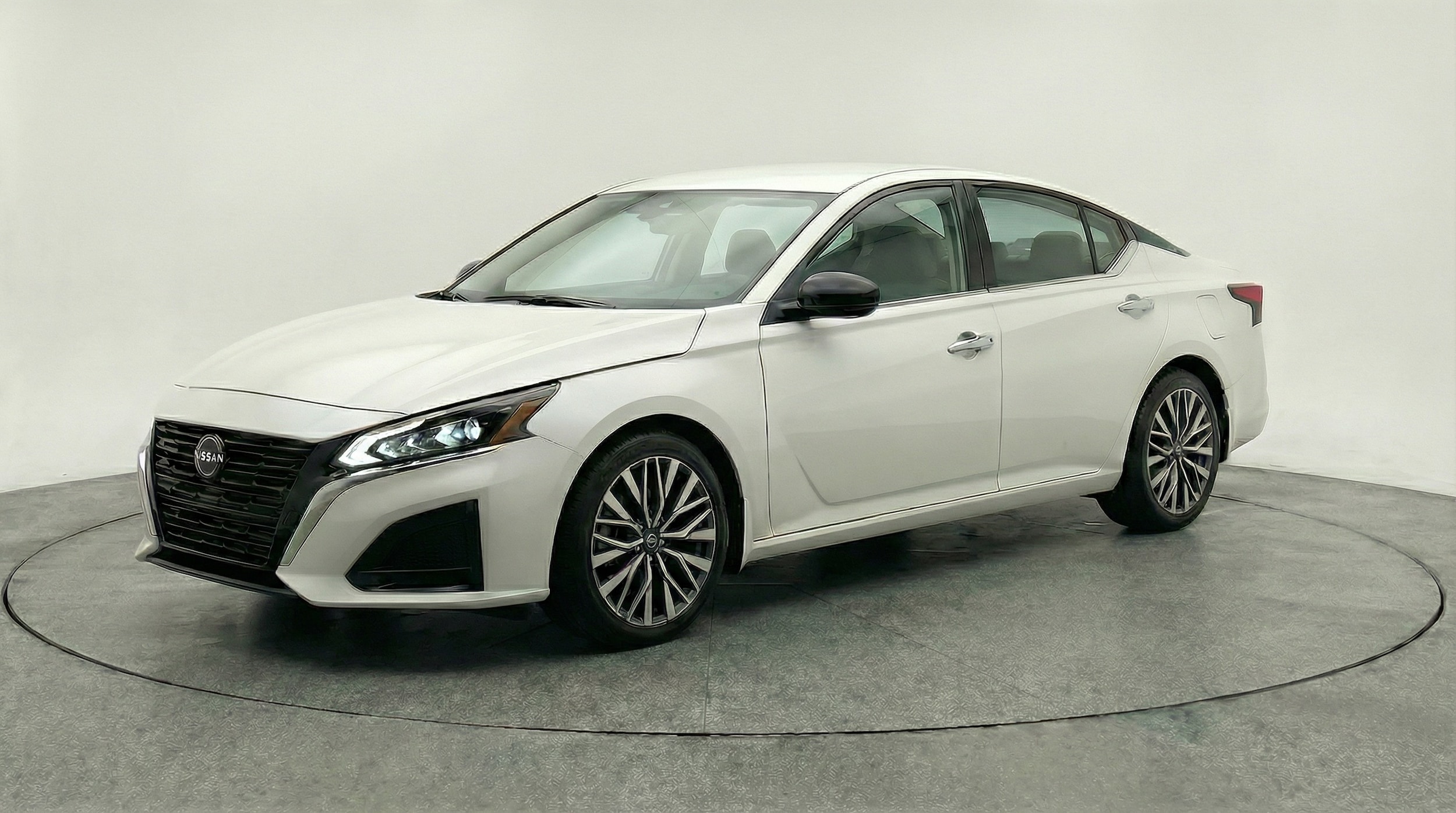 Thumbnail: 2025 Nissan Altima - 3