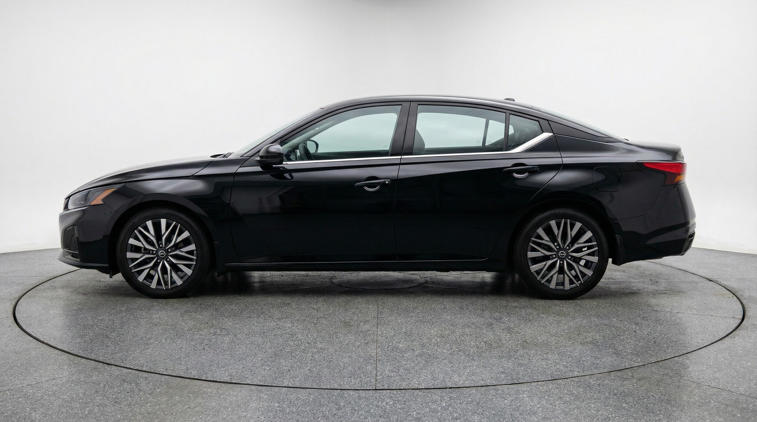 Thumbnail: 2025 Nissan Altima - 4