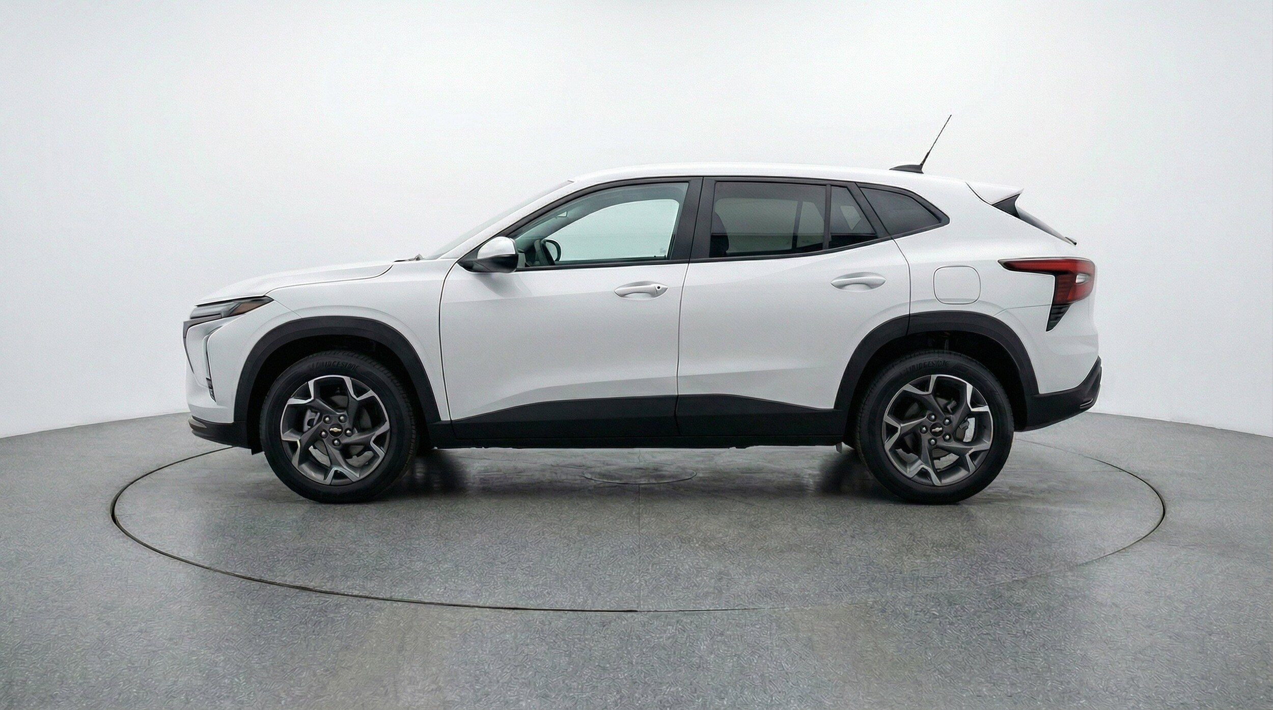 Thumbnail: 2025 Chevrolet Trax - 5