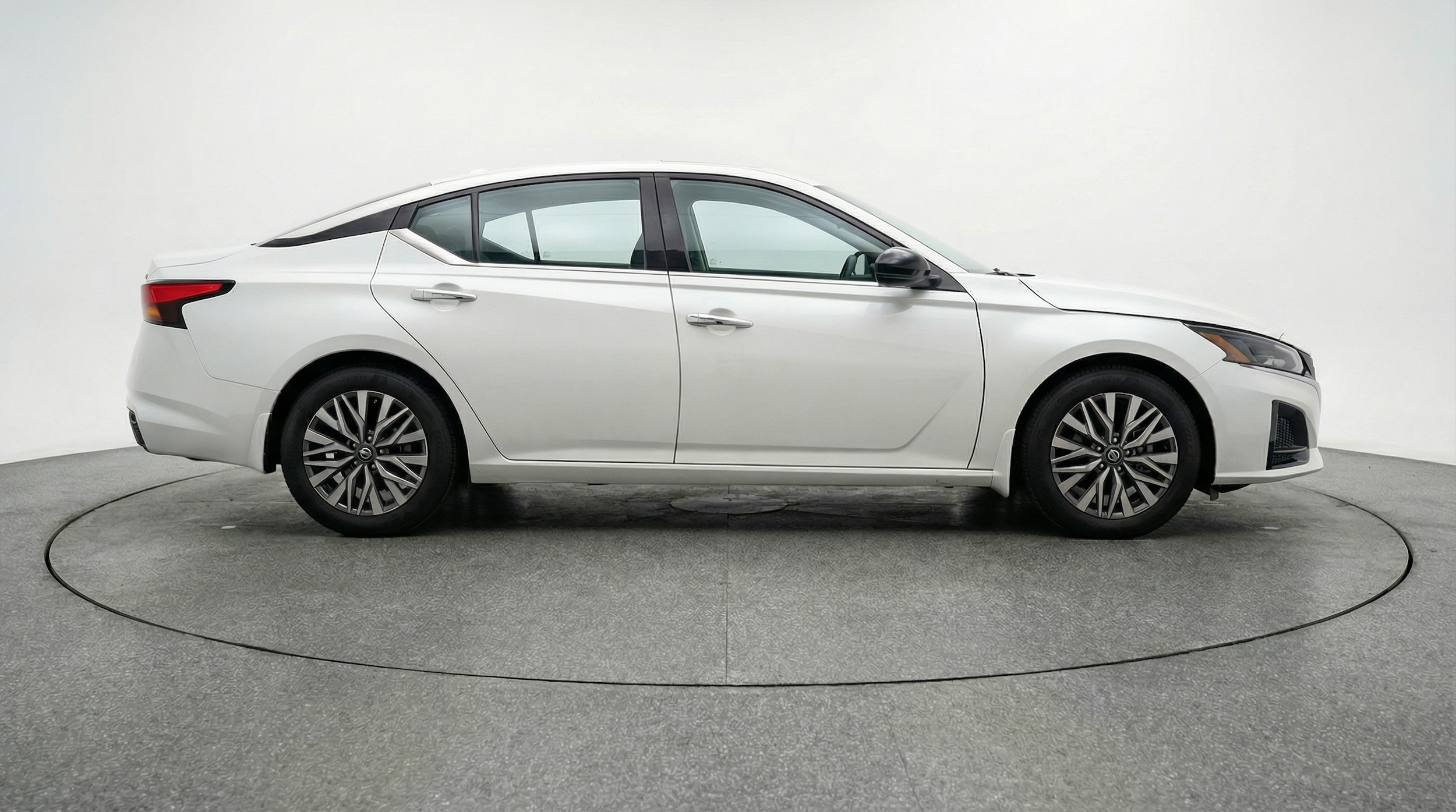 Thumbnail: 2025 Nissan Altima - 8