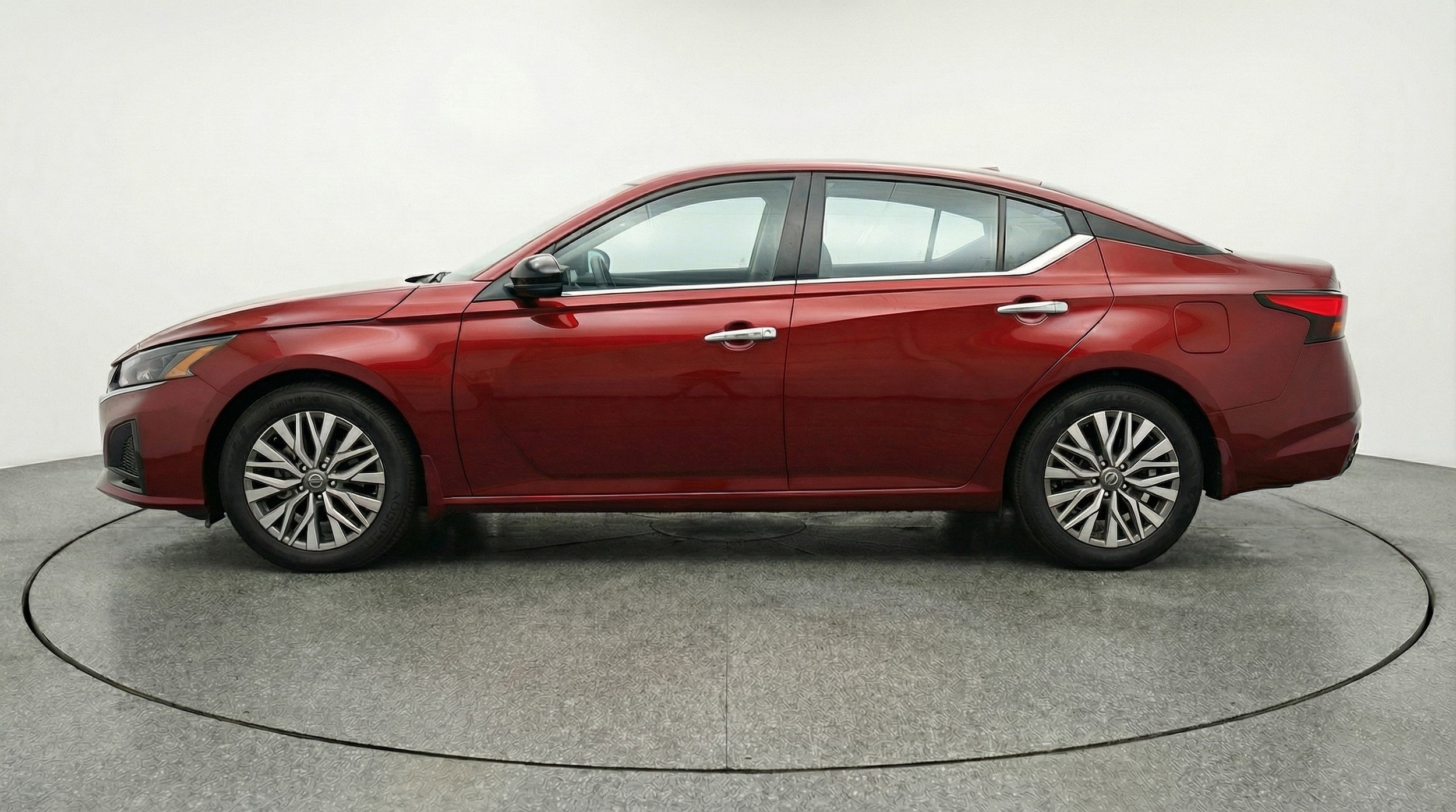 Thumbnail: 2025 Nissan Altima - 5