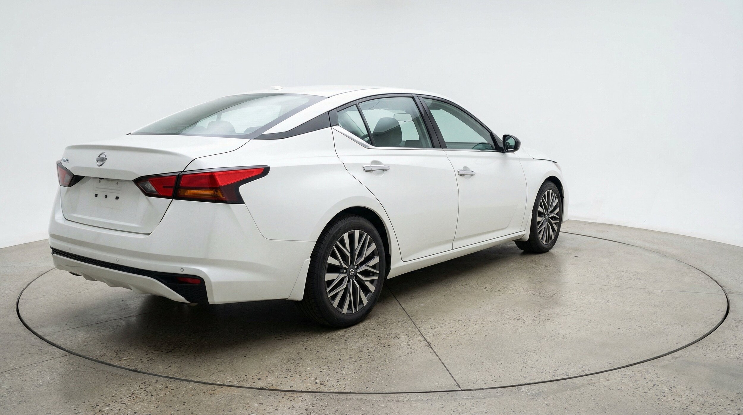 Thumbnail: 2025 Nissan Altima - 9