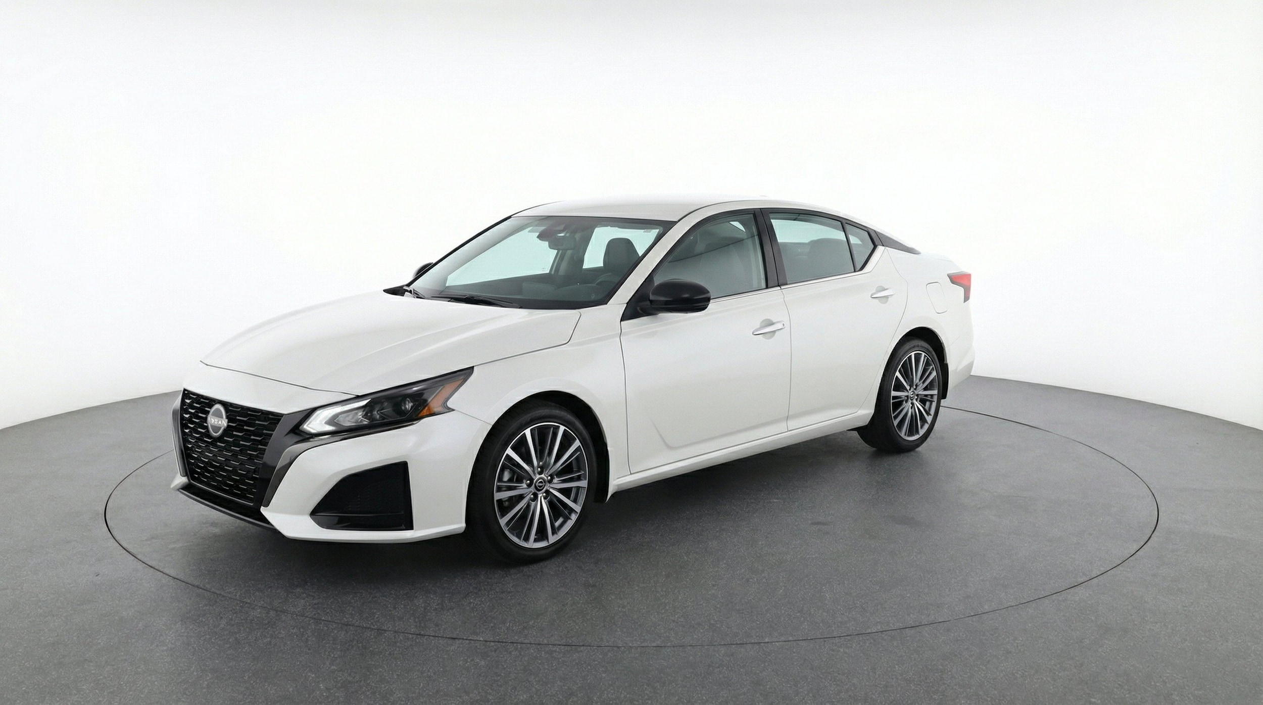 Thumbnail: 2025 Nissan Altima - 3