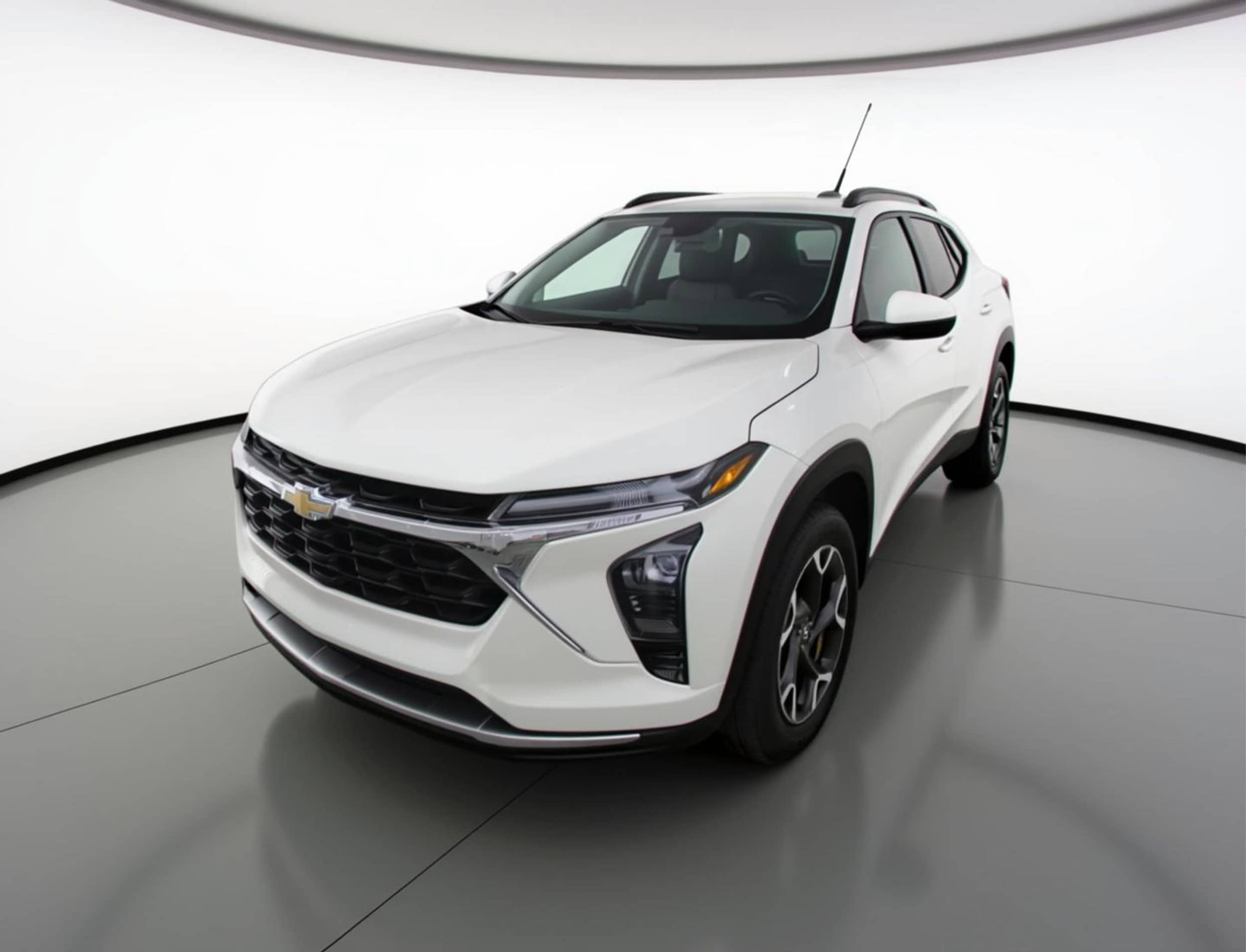 Thumbnail: 2025 Chevrolet Trax - 3