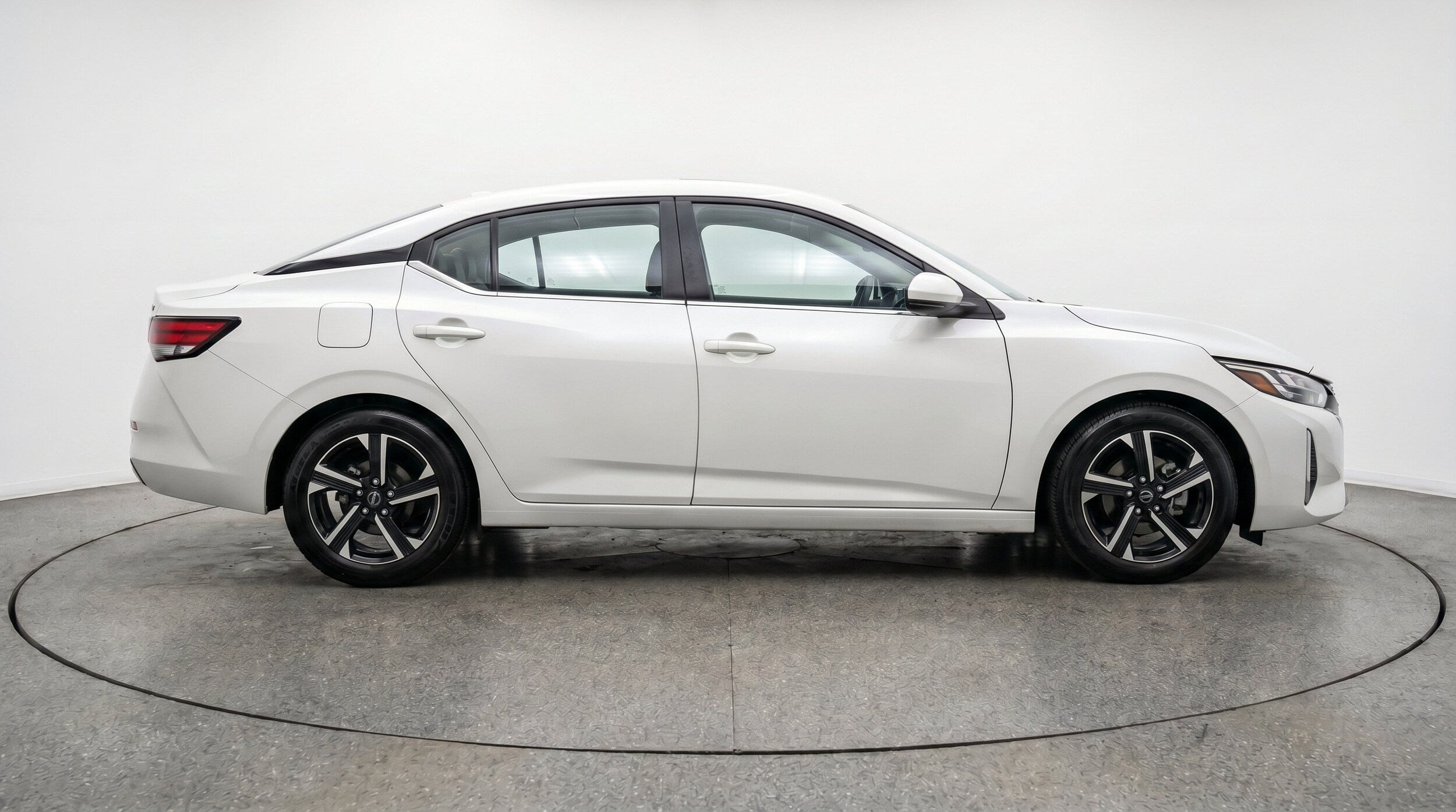 Thumbnail: 2025 Nissan Sentra - 11