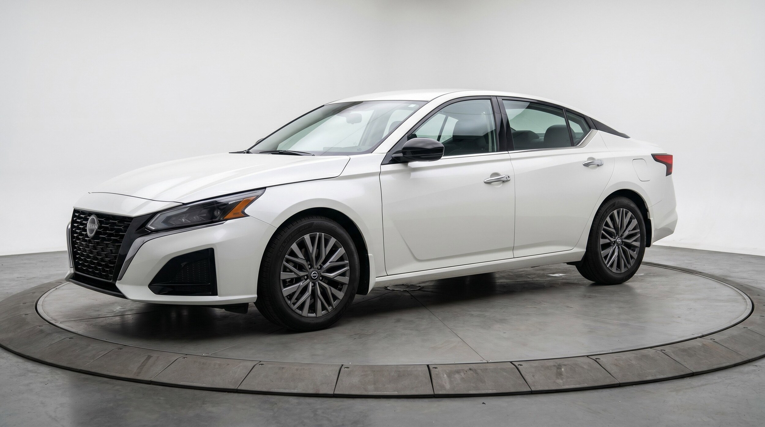 Thumbnail: 2025 Nissan Altima - 3