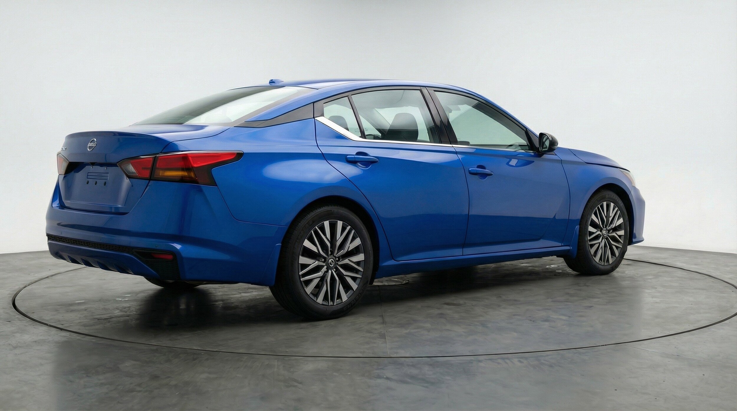 Thumbnail: 2025 Nissan Altima - 9