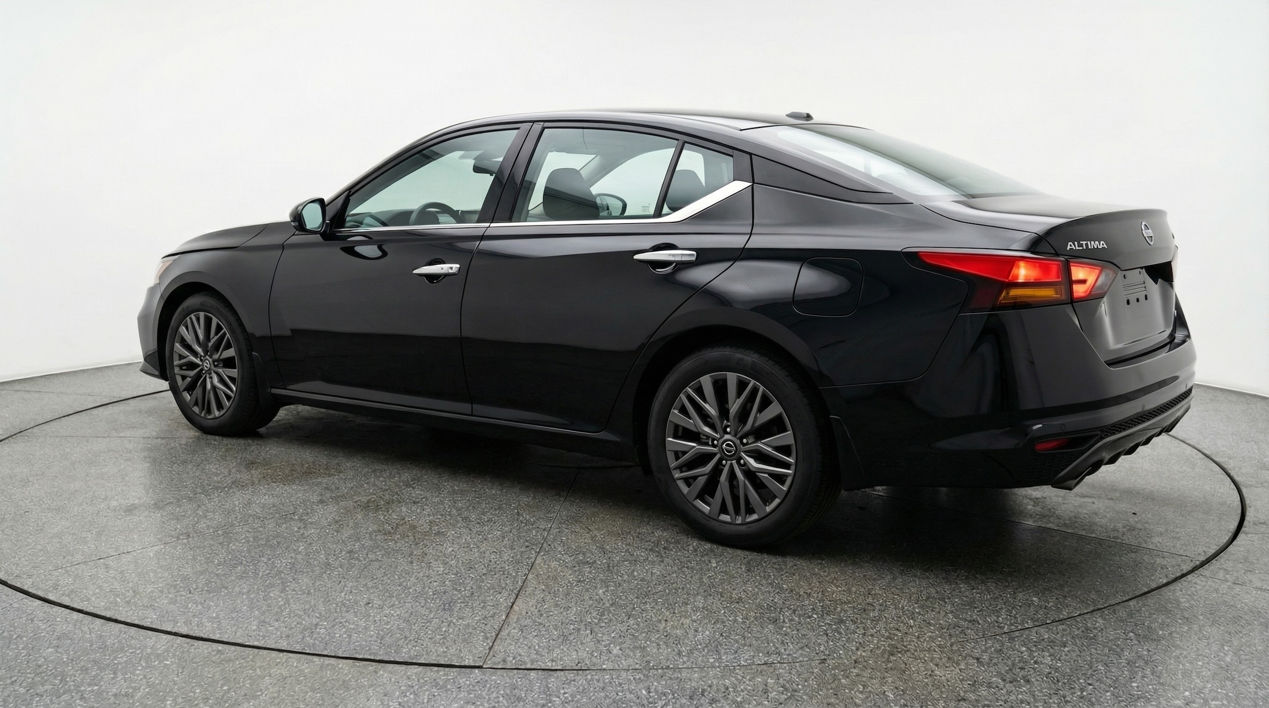 Thumbnail: 2025 Nissan Altima - 5