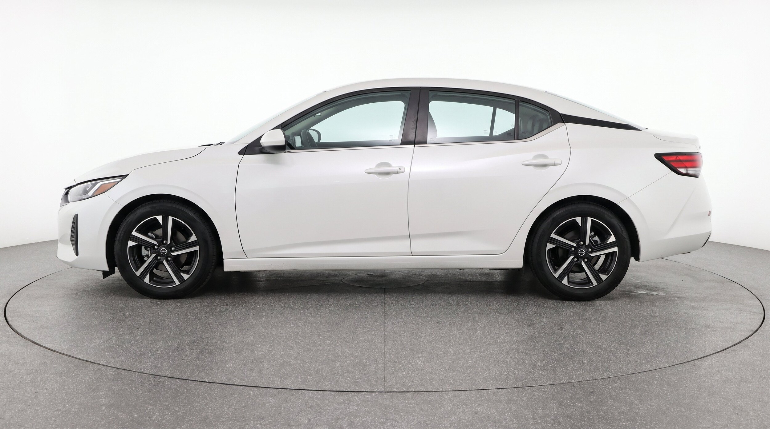 Thumbnail: 2025 Nissan Sentra - 5