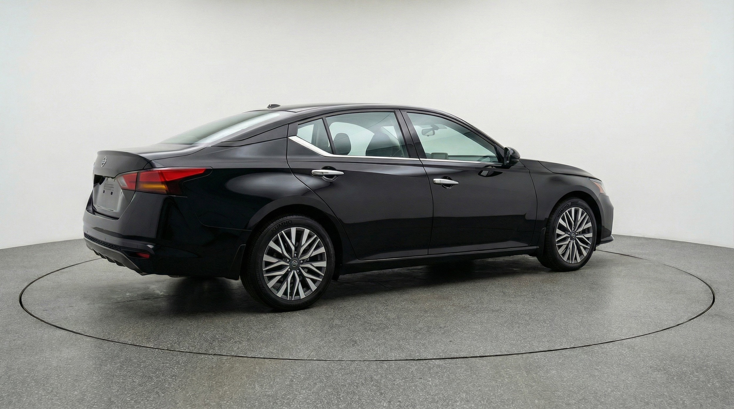 Thumbnail: 2025 Nissan Altima - 9
