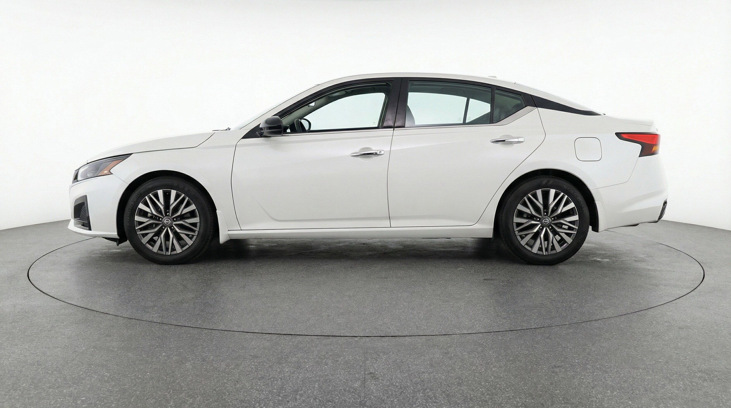 Thumbnail: 2025 Nissan Altima - 5