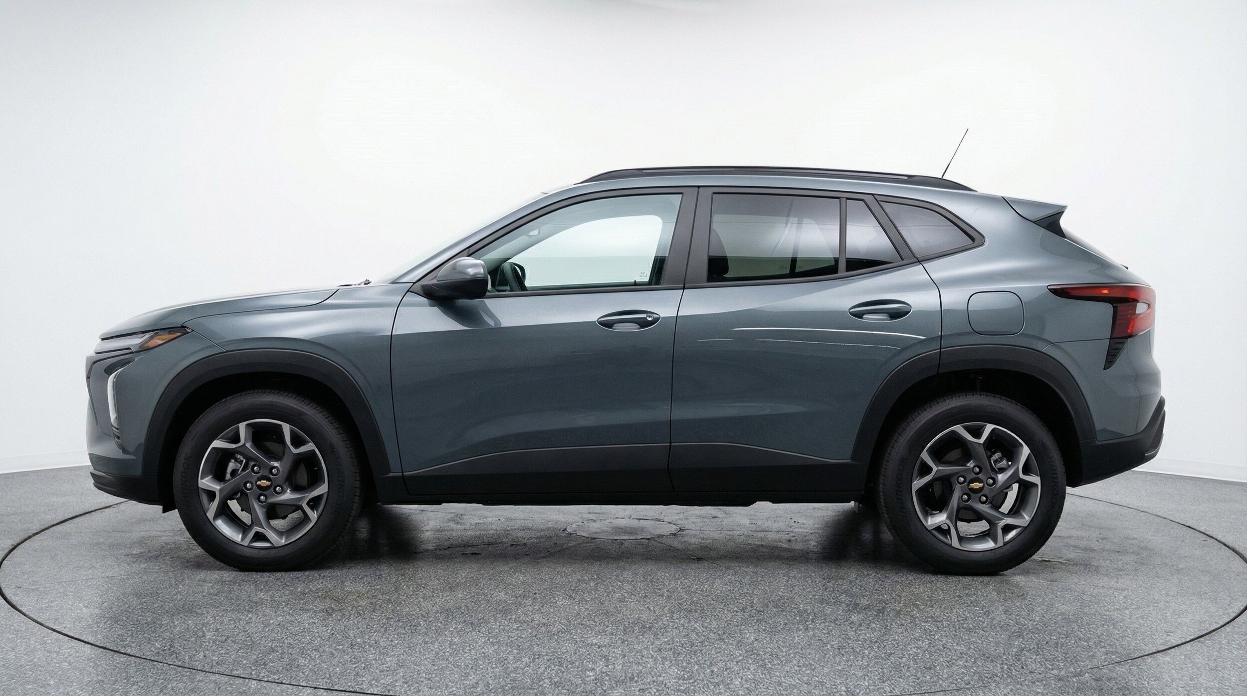 Thumbnail: 2025 Chevrolet Trax - 5