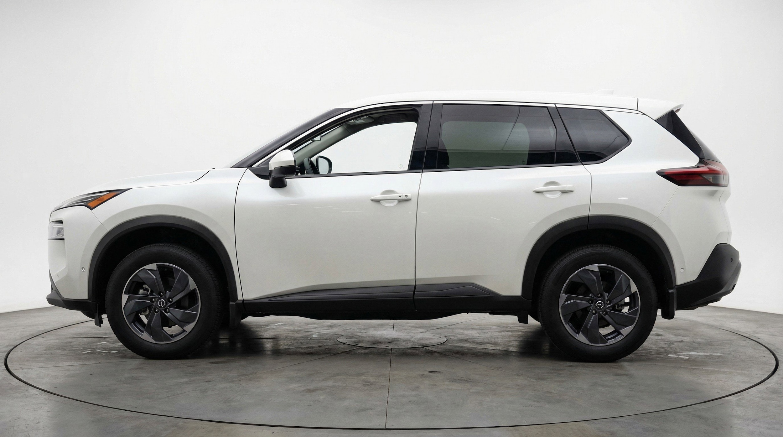 Thumbnail: 2025 Nissan Rogue - 5