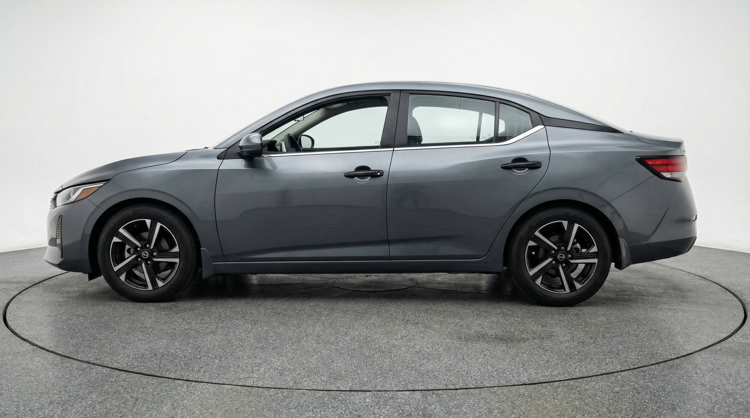 Thumbnail: 2025 Nissan Sentra - 5