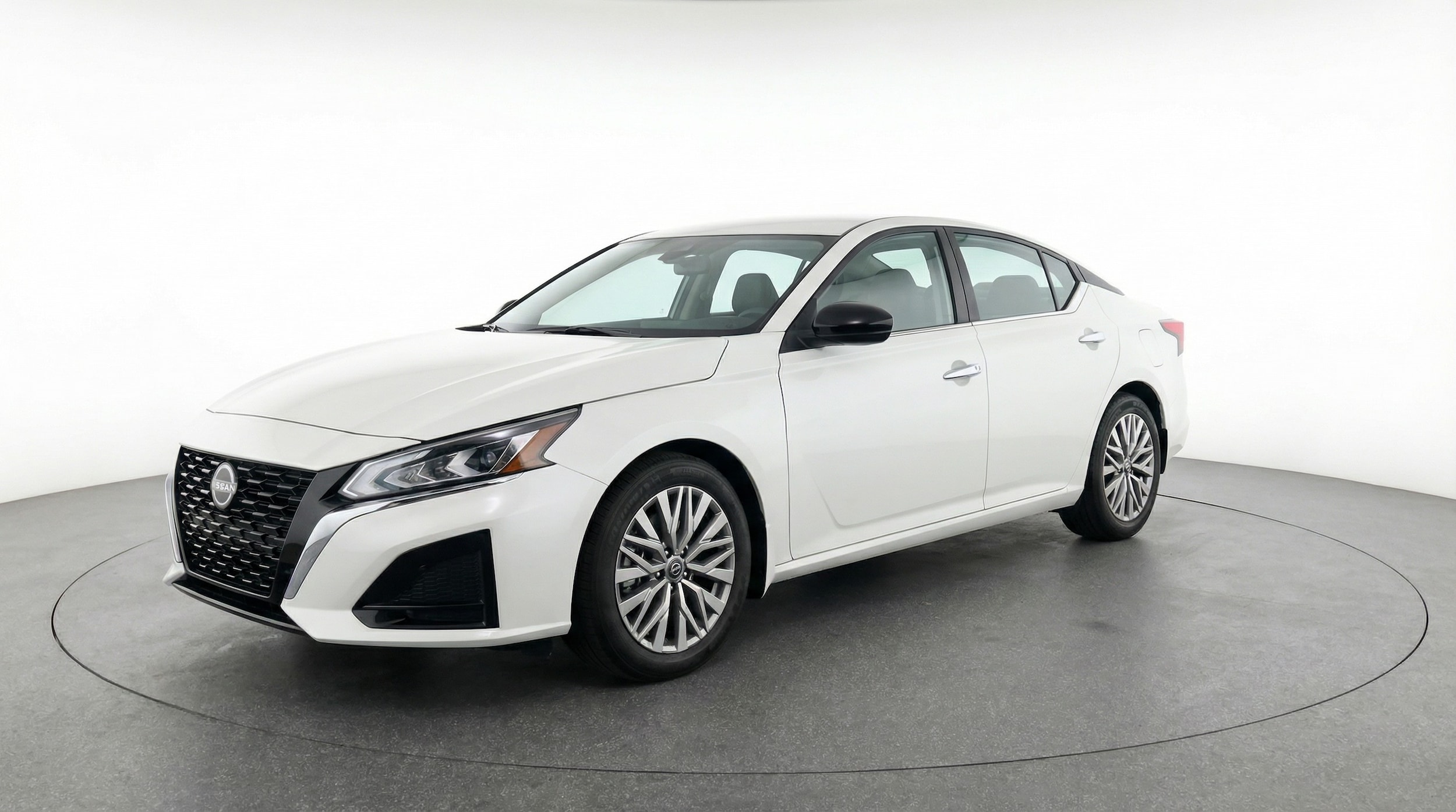 Thumbnail: 2025 Nissan Altima - 3