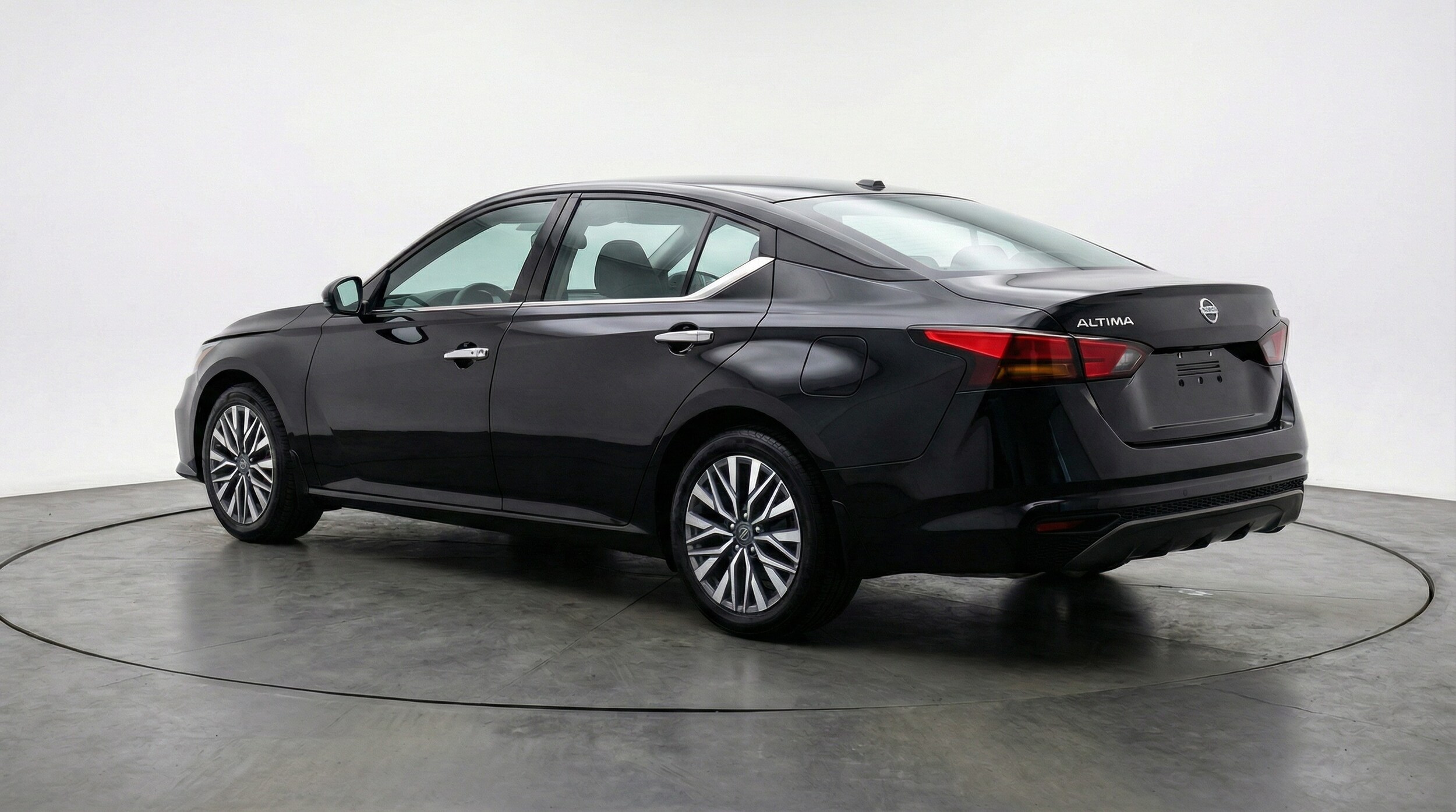 Thumbnail: 2025 Nissan Altima - 5