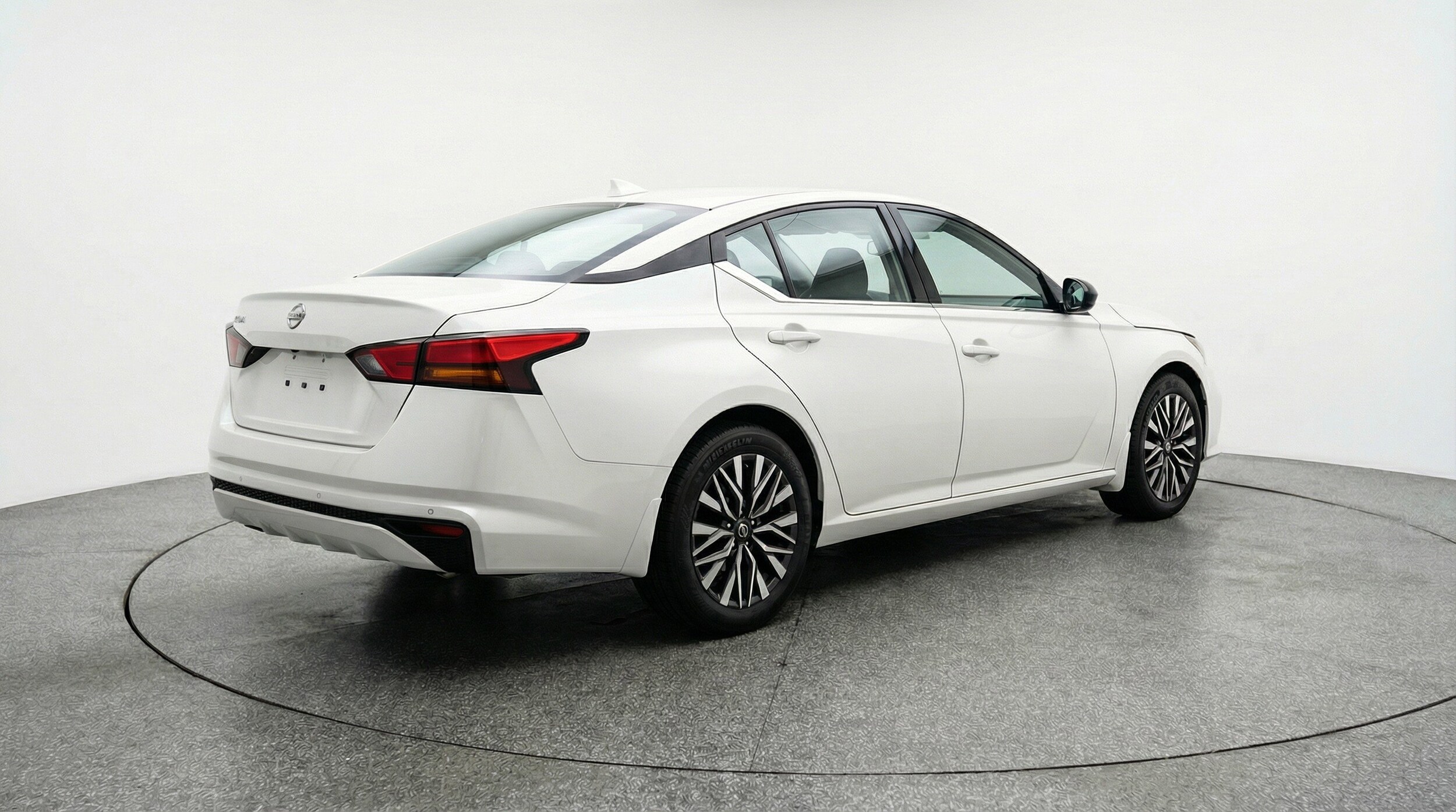 Thumbnail: 2025 Nissan Altima - 9