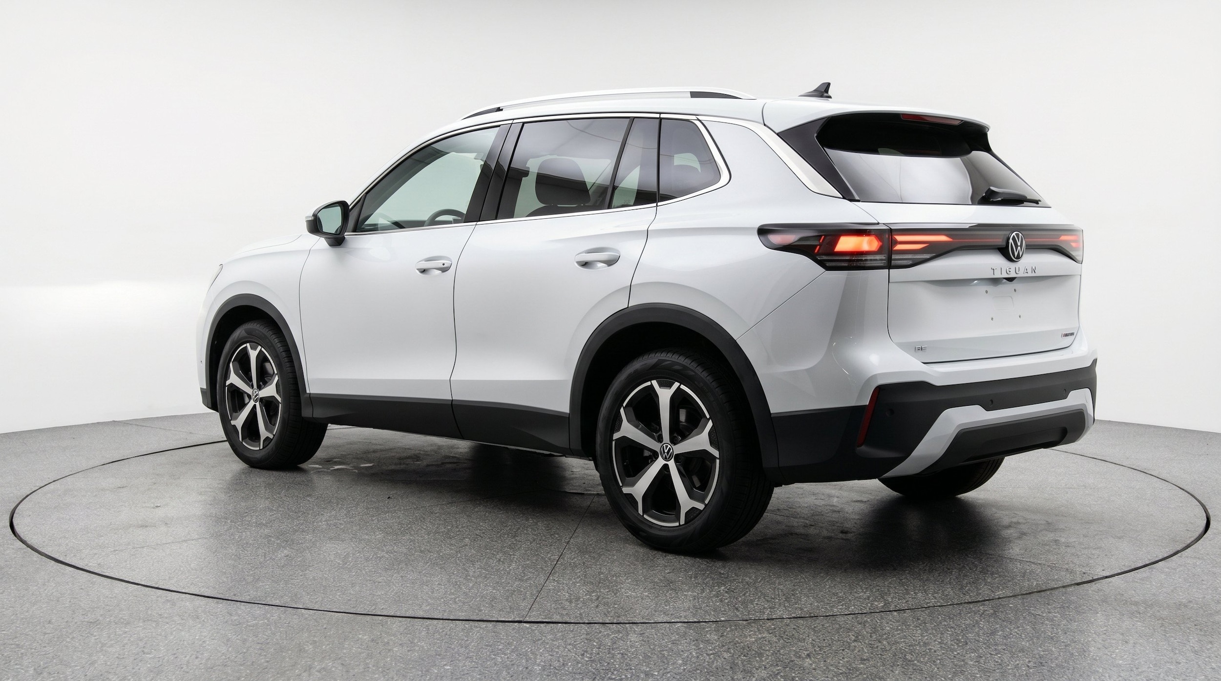 Thumbnail: 2026 Volkswagen Tiguan - 6