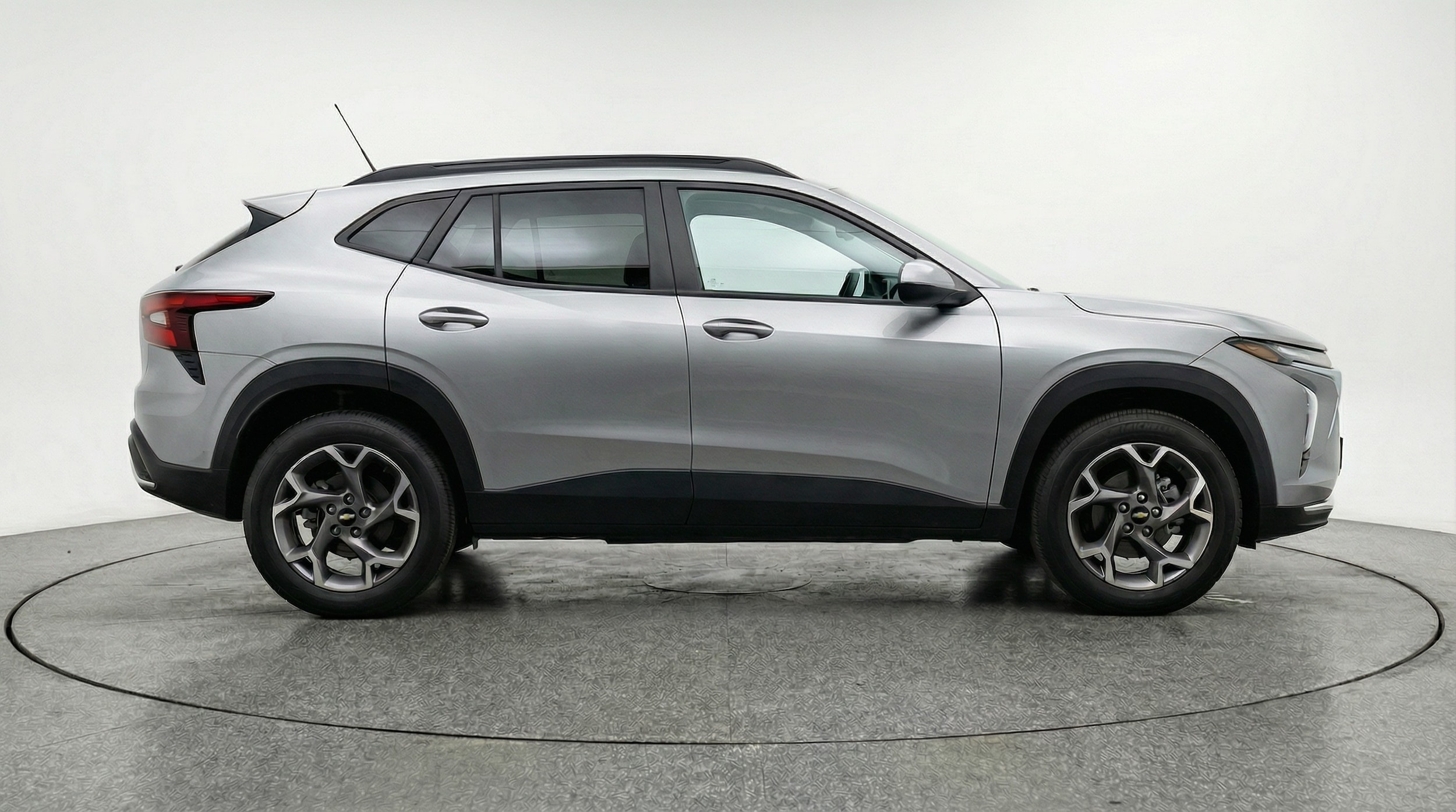 Thumbnail: 2025 Chevrolet Trax - 8