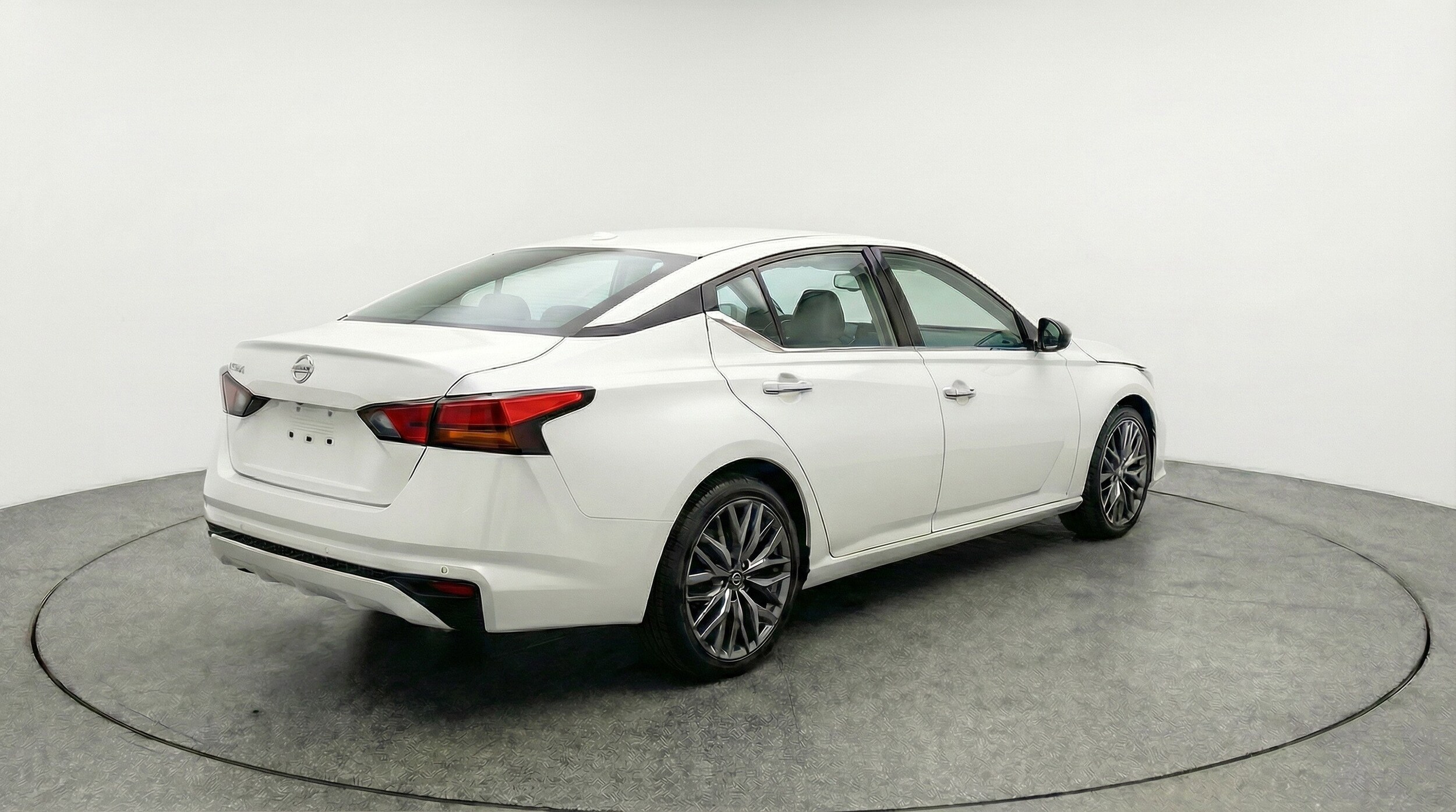 Thumbnail: 2025 Nissan Altima - 9