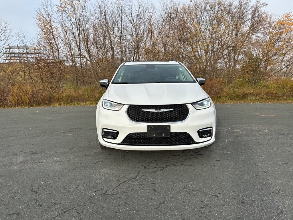 Used 2023 Chrysler Pacifica Limited