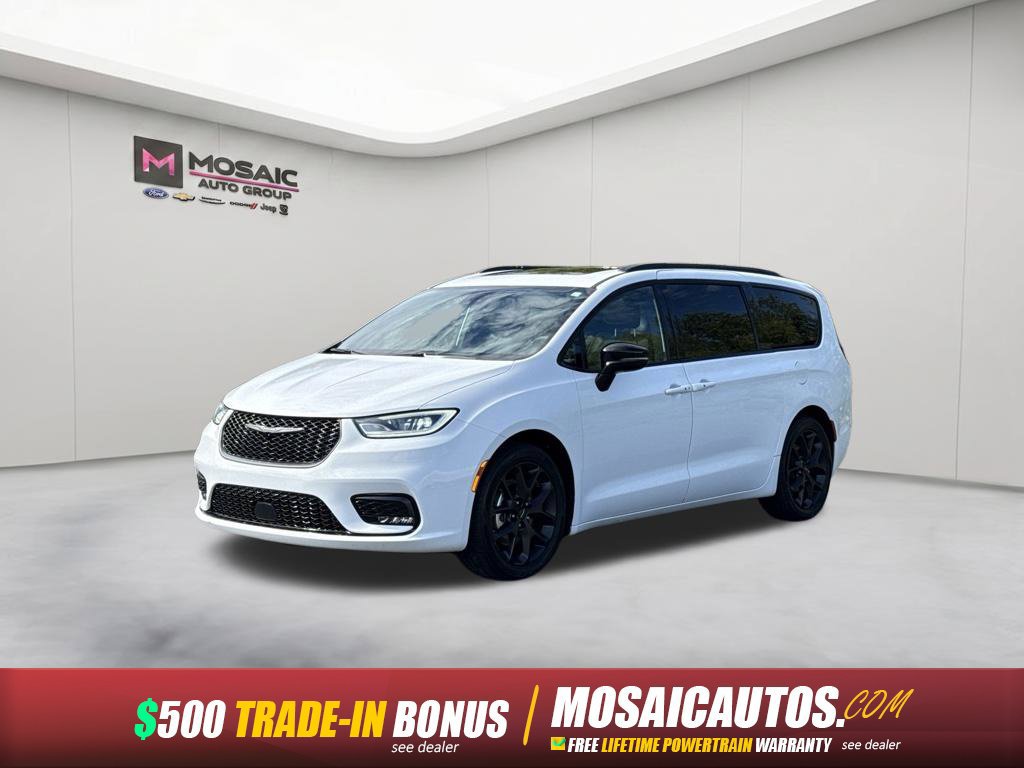 Used 2025 Chrysler Pacifica Limited
