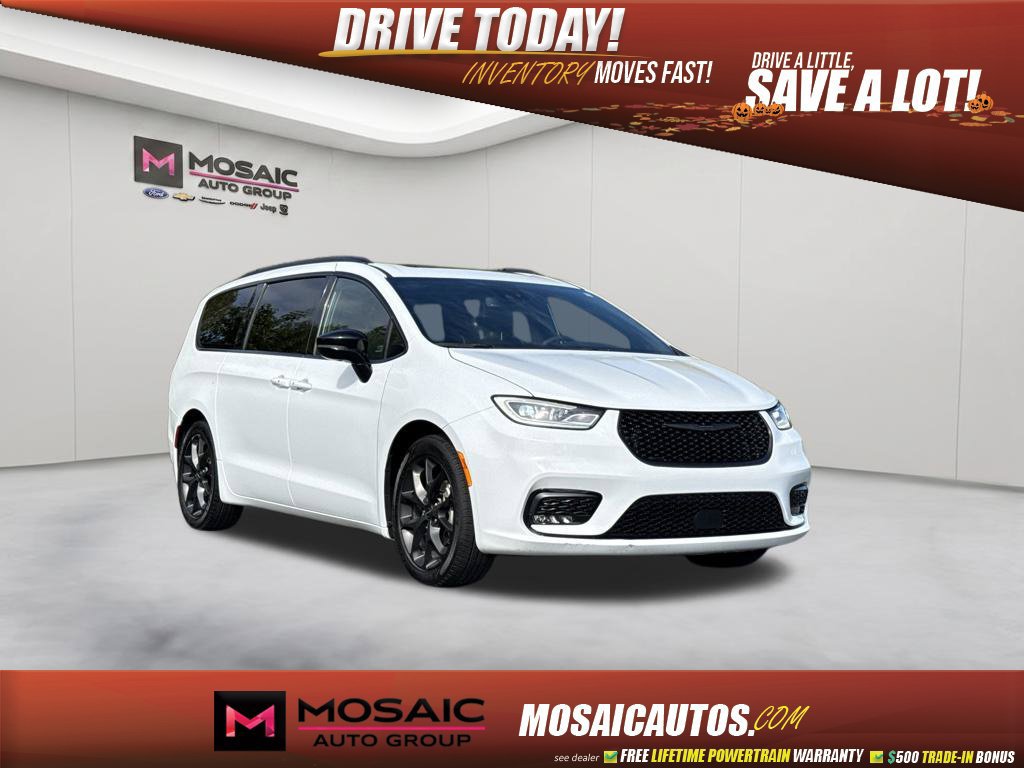 Used 2025 Chrysler Pacifica Limited