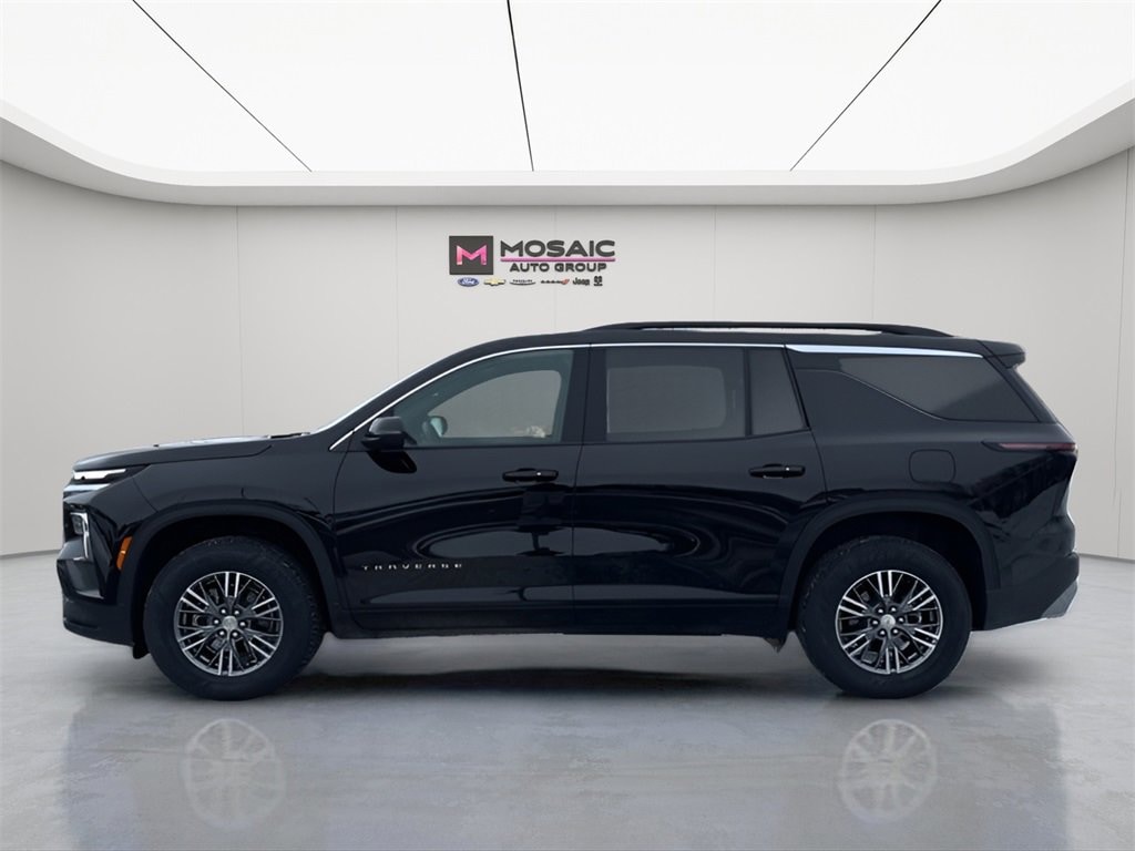 Used 2025 Chevrolet Traverse LT SUV