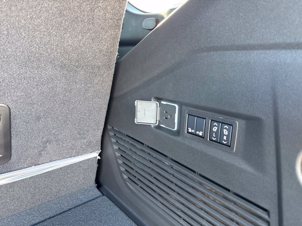 2027 Chevrolet Tahoe High Country - Photo 21