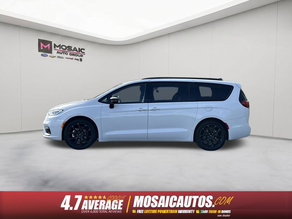 Used 2025 Chrysler Pacifica Limited