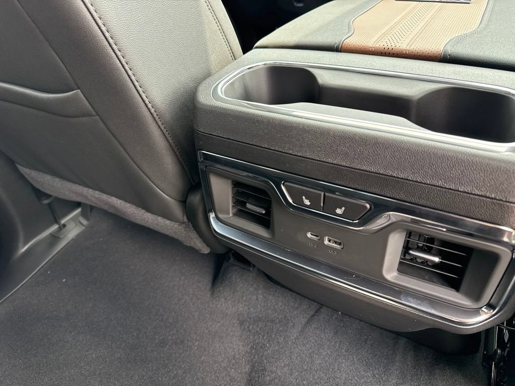 2026 Chevrolet Silverado 3500HD High Country - Photo 20