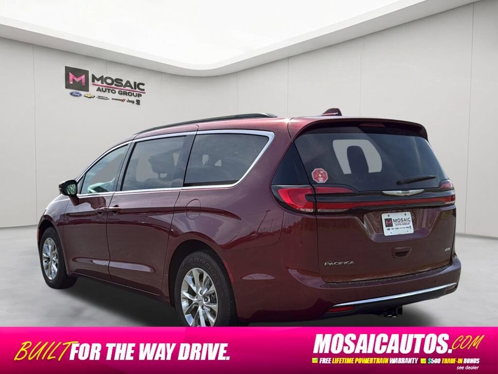 Used 2022 Chrysler Pacifica Touring L