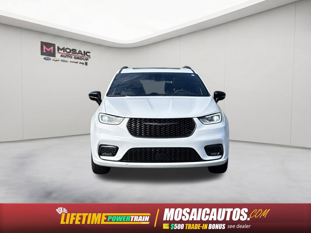 Used 2025 Chrysler Pacifica Limited