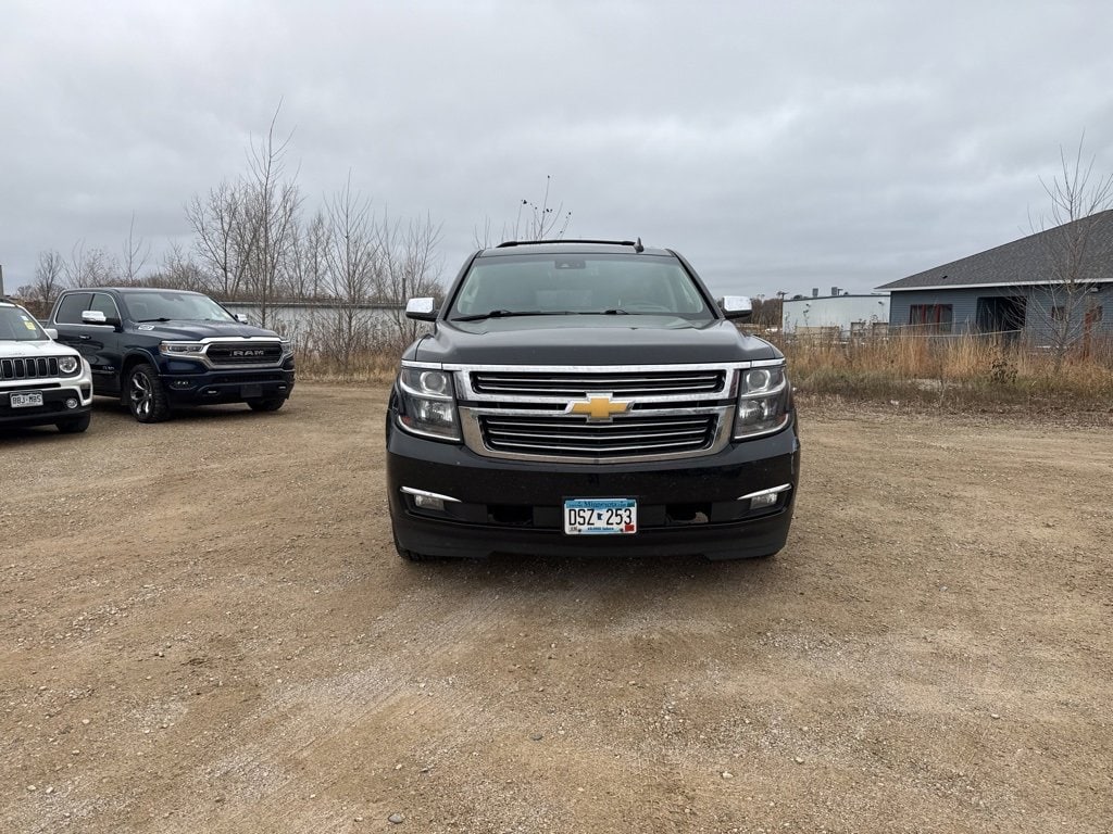 Used 2018 Chevrolet Suburban Premier with VIN 1GNSKJKCXJR300813 for sale in Zumbrota, Minnesota
