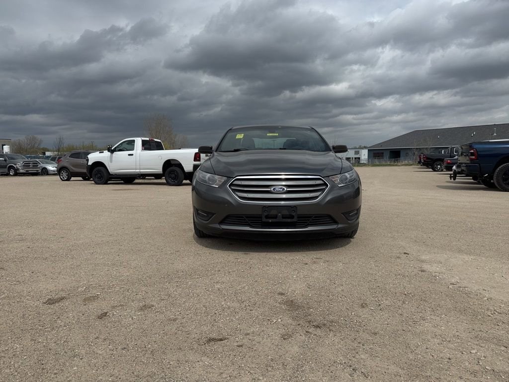 Used 2015 Ford Taurus SEL with VIN 1FAHP2E80FG126373 for sale in Zumbrota, Minnesota