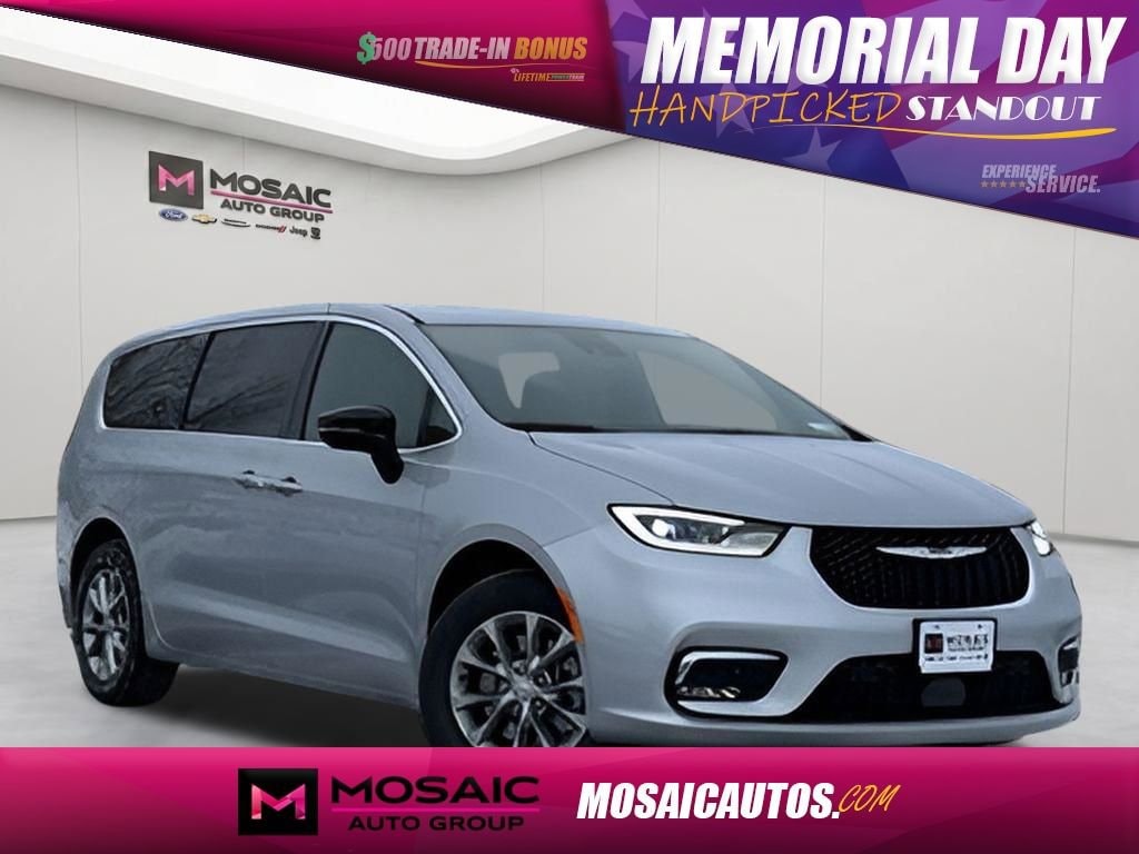 2026 Chrysler Pacifica Select AWD's photo