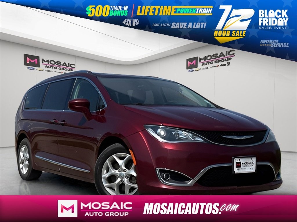 2017 Chrysler Pacifica Touring-L Plus