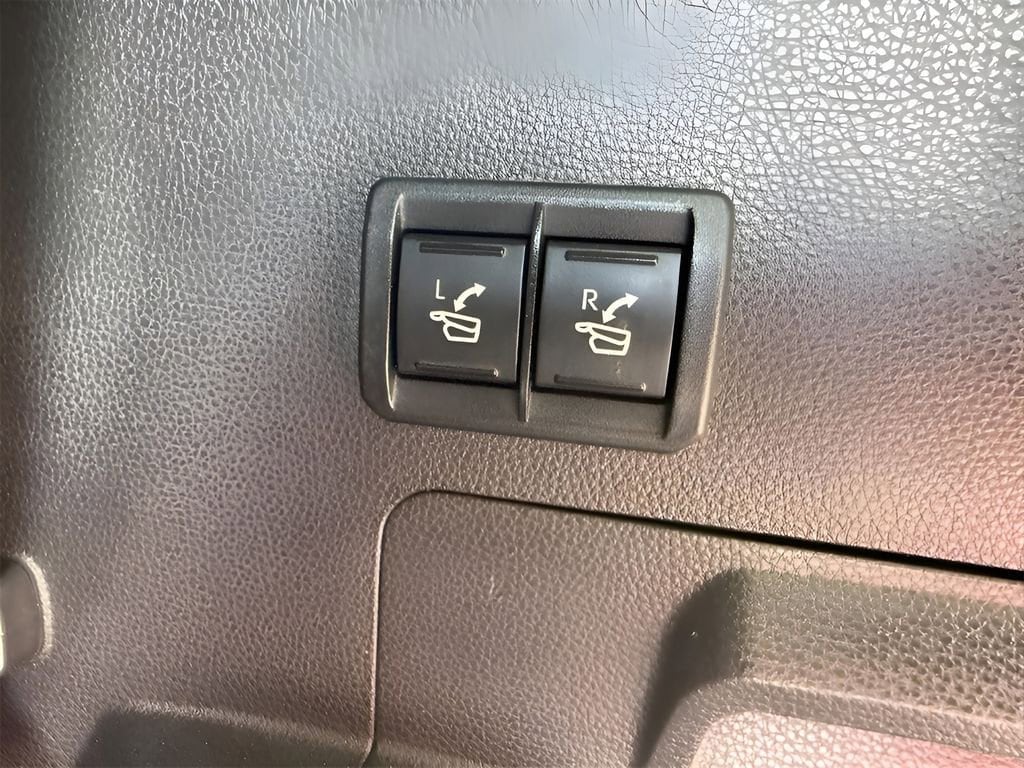 2023 Toyota Sequoia Platinum - Photo 11