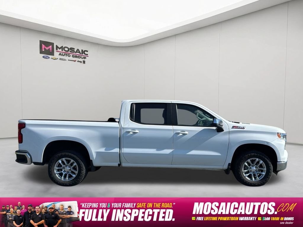 Used 2023 Chevrolet Silverado 1500 LT with VIN 1GCUDDE85PZ135170 for sale in Zumbrota, Minnesota