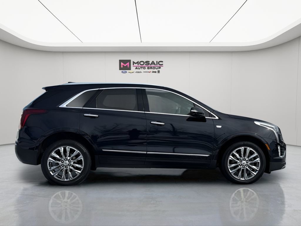 Used 2021 Cadillac XT5 Premium Luxury with VIN 1GYKNFRS2MZ180451 for sale in Zumbrota, Minnesota