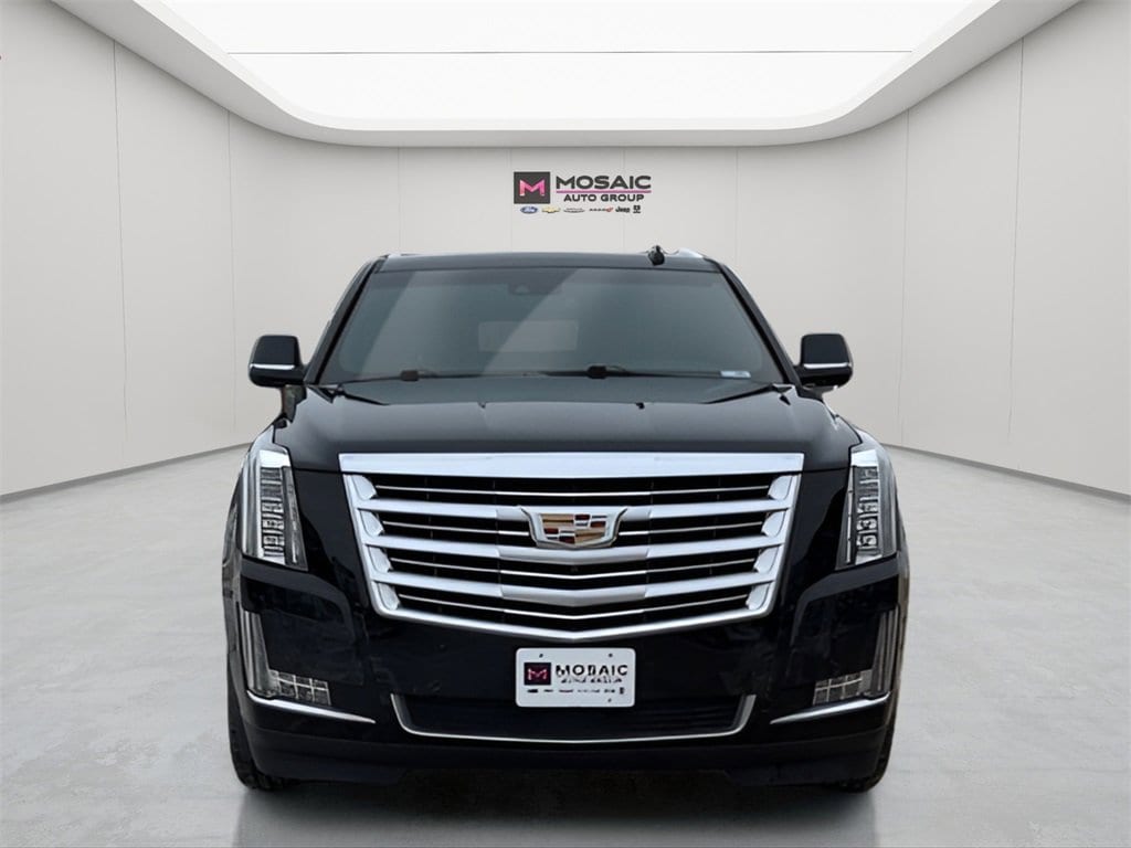 Used 2019 Cadillac Escalade ESV Platinum with VIN 1GYS4KKJ3KR265907 for sale in Zumbrota, Minnesota