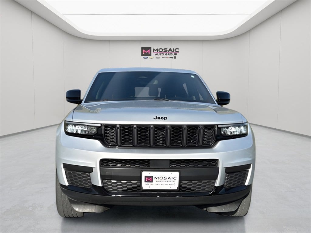 Used 2022 Jeep New Grand Cherokee Laredo SUV