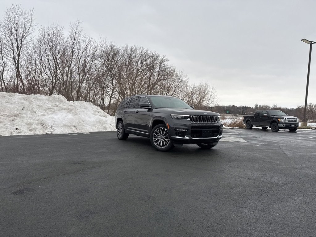 2024 Jeep Grand Cherokee L Summit Reserve's photo