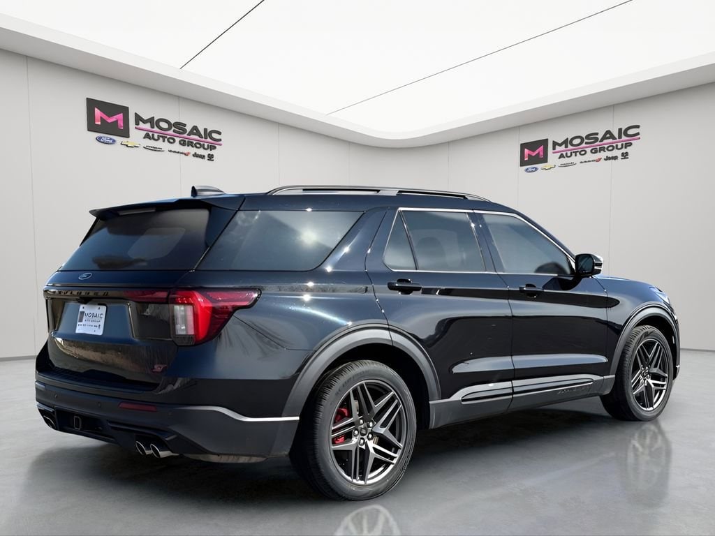 Used 2025 Ford Explorer ST with VIN 1FMWK8GCXSGC13305 for sale in Zumbrota, Minnesota