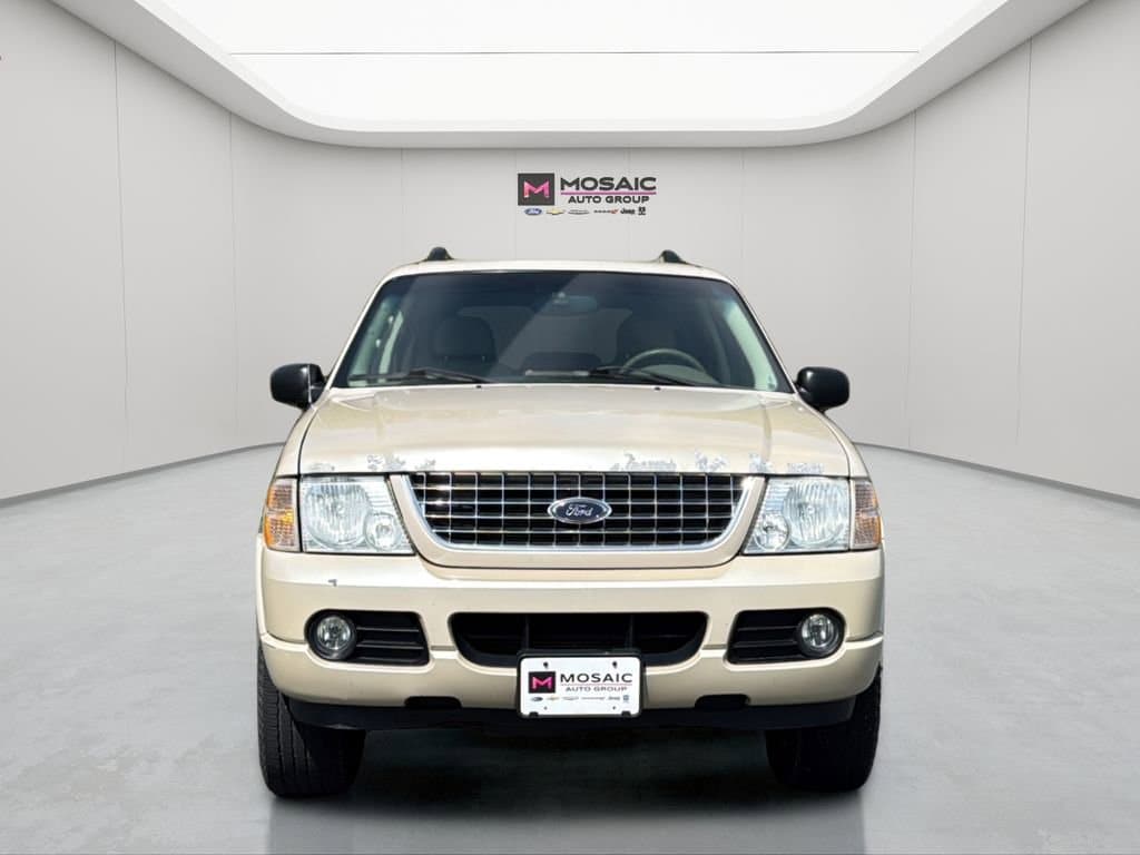 Used 2005 Ford Explorer Limited with VIN 1FMZU75W25ZA05569 for sale in Zumbrota, Minnesota
