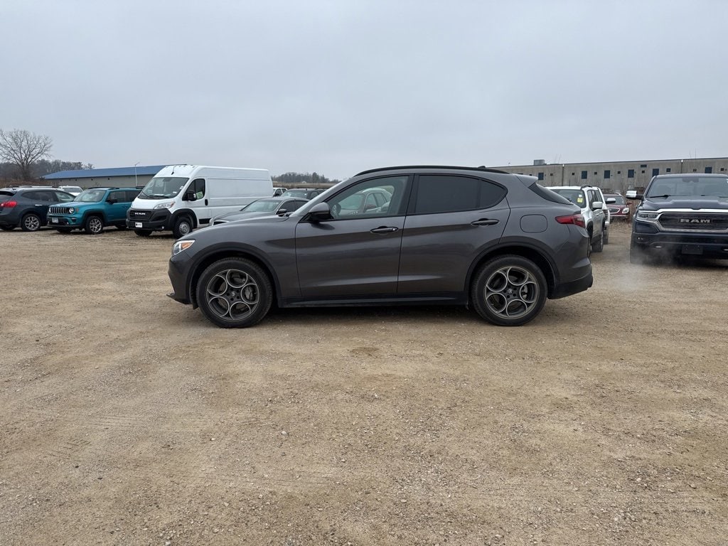 Used 2022 Alfa Romeo Stelvio Sprint SUV
