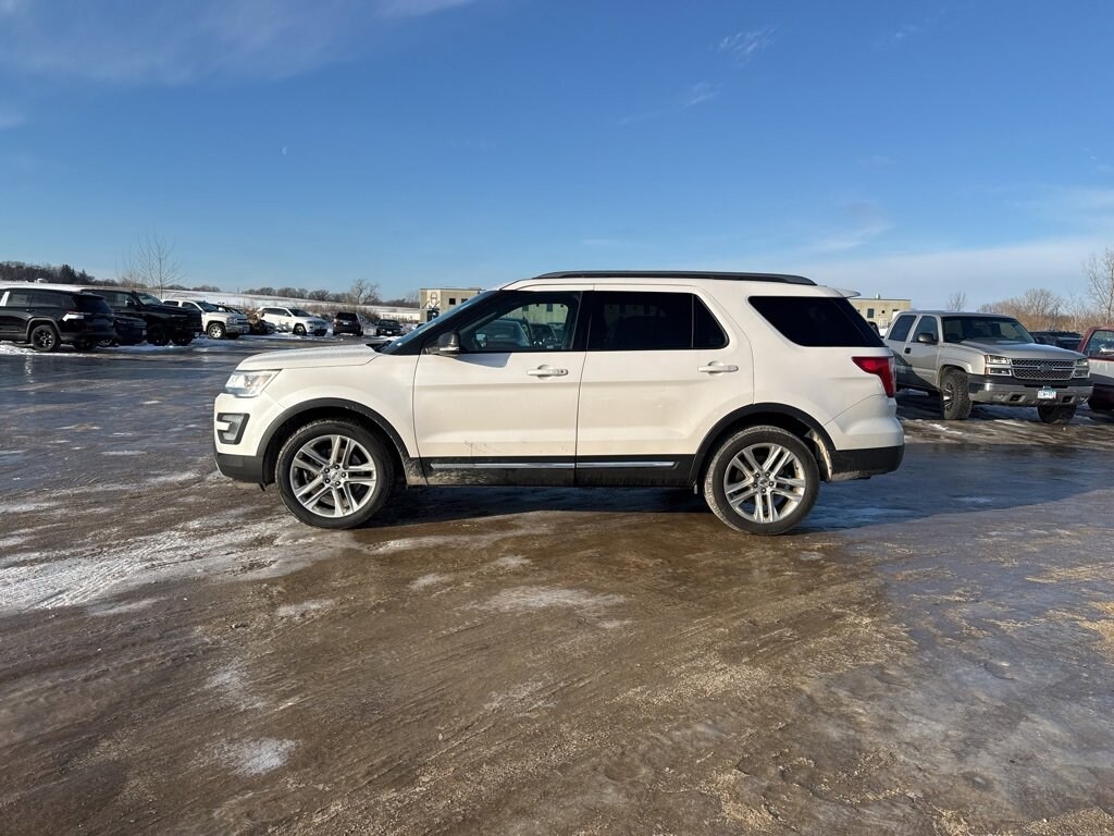 Used 2017 Ford Explorer XLT SUV