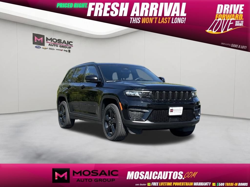 Used 2023 Jeep Grand Cherokee Laredo SUV
