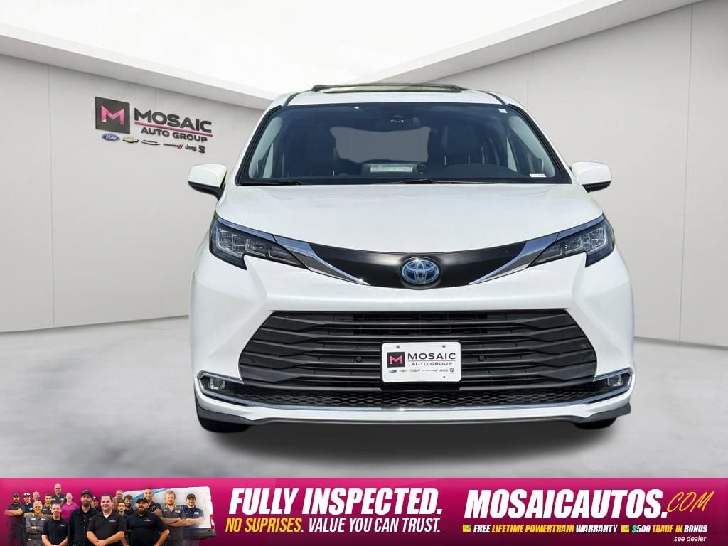 Used 2022 Toyota Sienna XLE with VIN 5TDJRKEC2NS084626 for sale in Zumbrota, Minnesota
